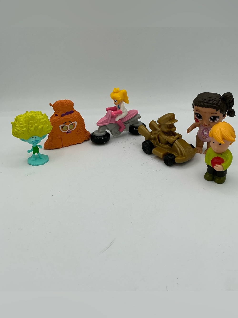 Mixed Kids Toy Figures Set in Yellow, Pink, Gold, Brown, Green
